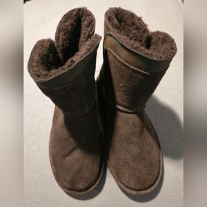 BearPaw Boots Size 9 Brown